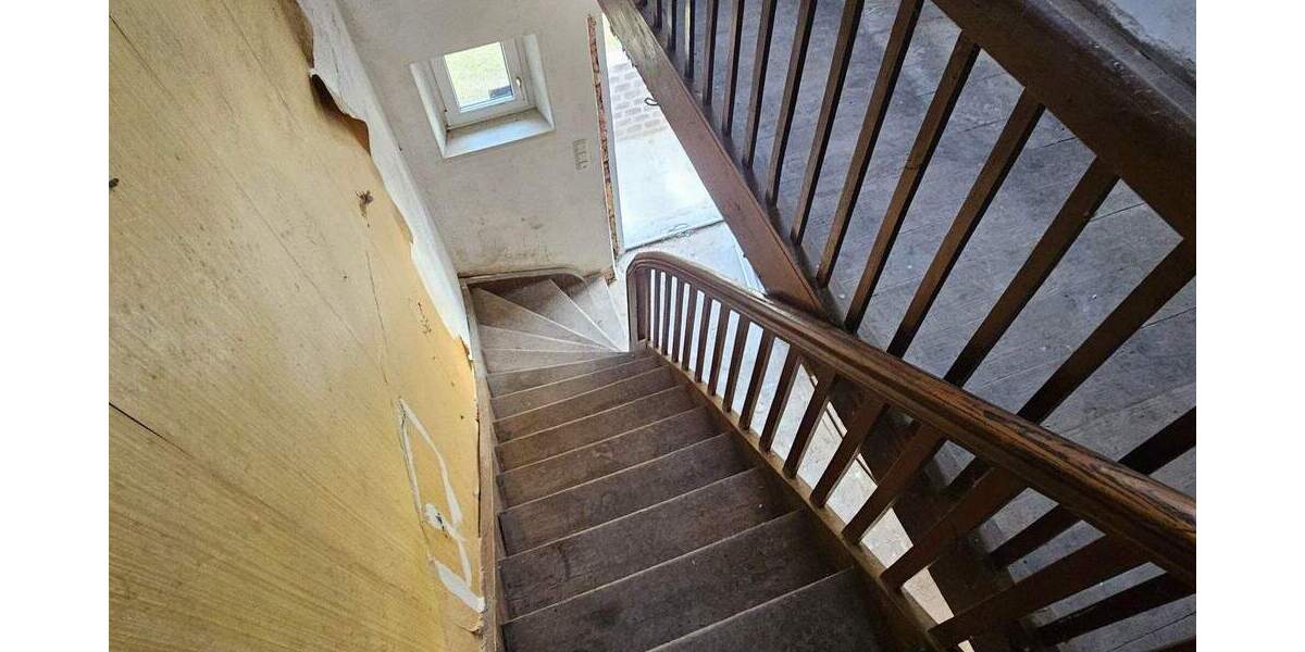 Einfamilienhaus Heustreu - 7 Zimmer, 115 m&sup2;, 89.000&euro; | Angebot:25909354