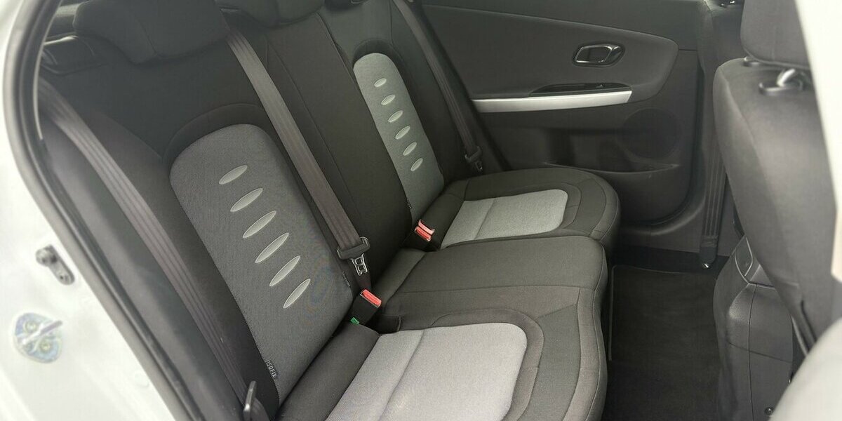 Kia Ceed 1.4 TSI Dream Team KAMERA/NAVI/SHZ/LENKHZ 64.779 km 8.900 &euro; Villingen-Schwenningen 78054