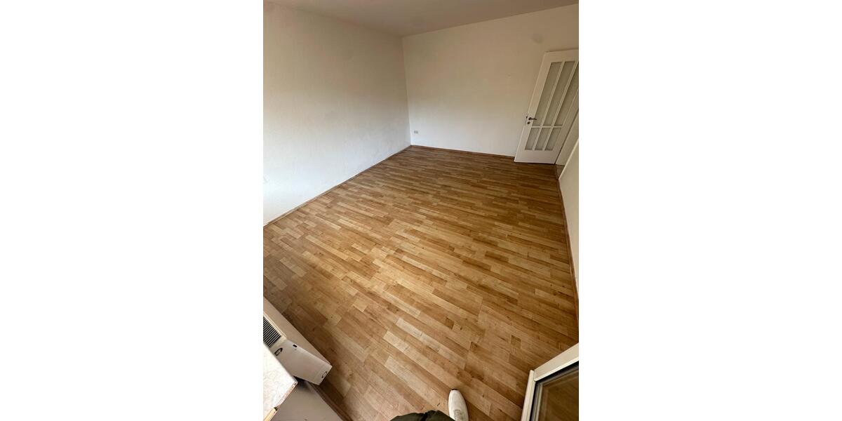 Etagenwohnung Eisenberg (Pfalz) - 1 Zimmer, 67 m&sup2;, 700&euro; | Angebot:25402021