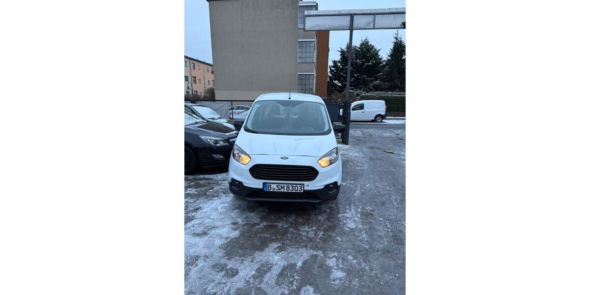 Ford Transit Courier 110.000 km 7.200 &euro; Berlin 14055