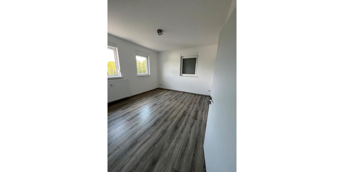 Etagenwohnung Neuental - 3 Zimmer, 109 m&sup2;, 1.100&euro; | Angebot:26224484