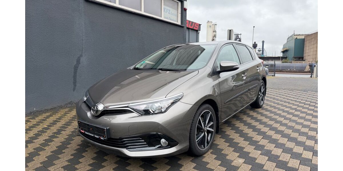 Toyota Auris 85.000 km 11.950 &euro; Duisburg 47259