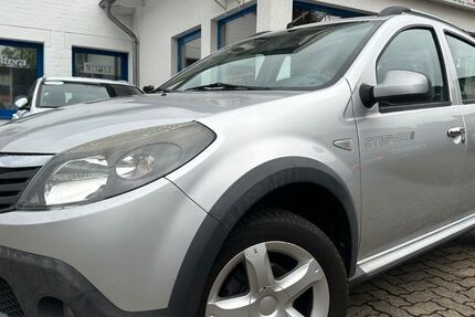 Dacia Sandero 137.000 km 4.249 &euro; Gummersbach (Zwischen Toom Markt und ATU) 51645