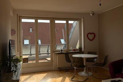 2,5-Zi.-DG-Wohnung in Bad Cannstatt-mit EBK, Stellplatz & Loggia