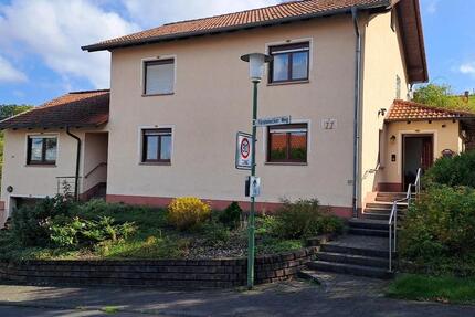 Einfamilienhaus mit Einliegerwohnung in Eiterfeld-Ortsteil 7 zimmer