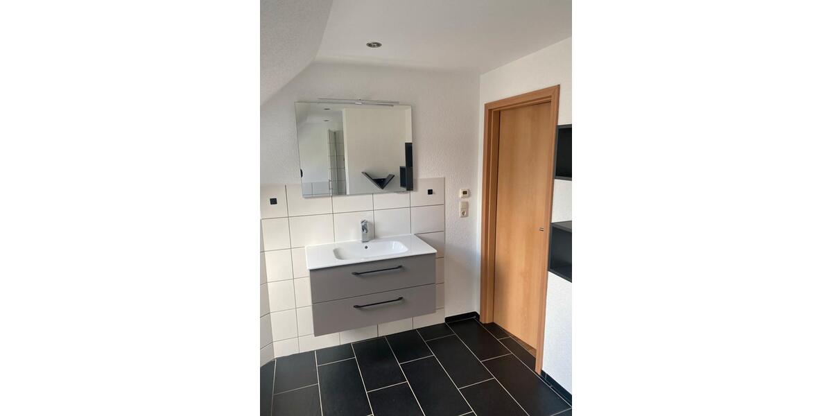 Dachgeschoßwohnung Falkenstein/Vogtland Vogtland - 3 Zimmer, 93 m&sup2;, 510&euro; | Angebot:26351415