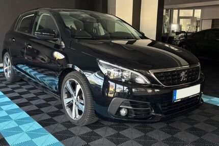 Peugeot 308 88.978 km 12.276 &euro; Bad Arolsen 34454