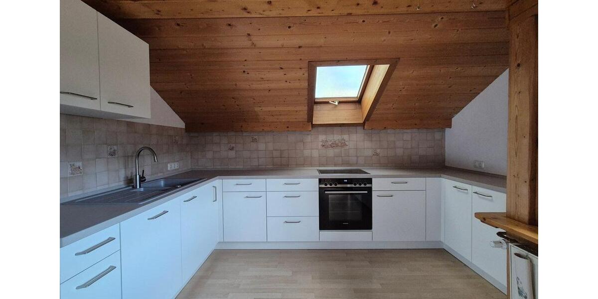 Dachgeschoßwohnung Sonthofen - 3 Zimmer, 85 m&sup2;, 975&euro; | Angebot:26261876