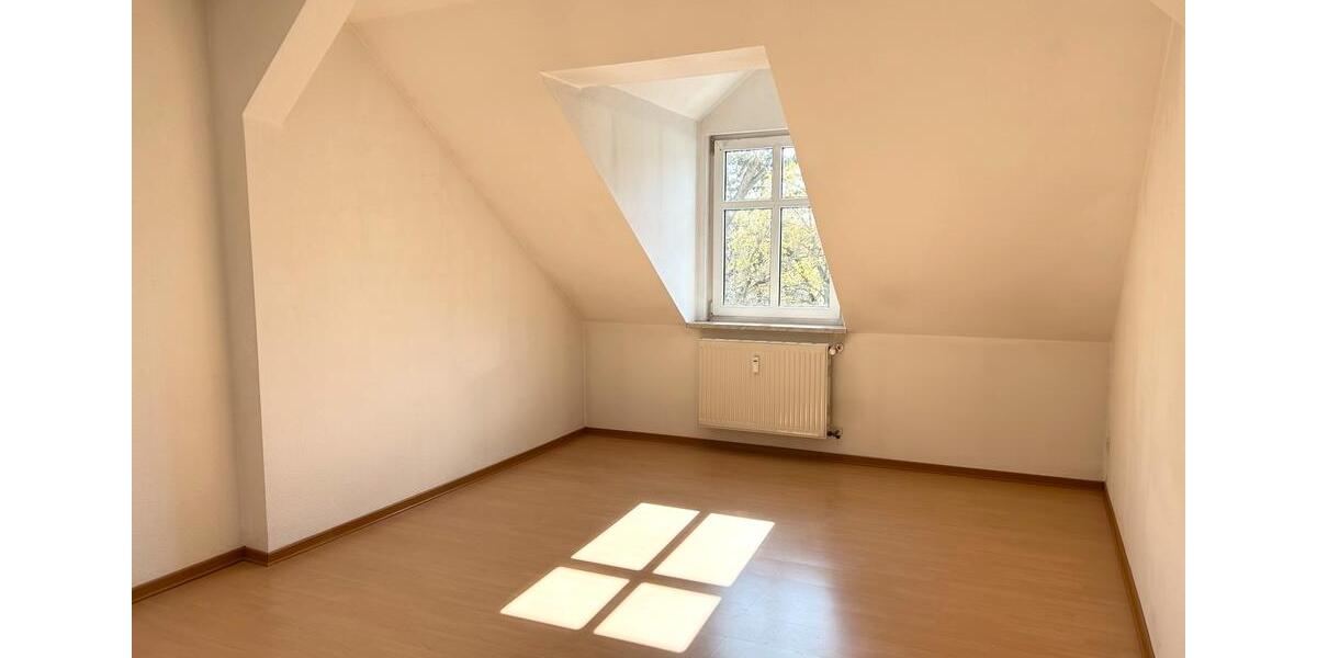 Dachgeschoßwohnung Dessau-Roßlau Brambach - 3 Zimmer, 79 m&sup2;, 510&euro; | Angebot:23573300