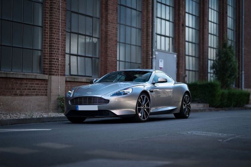 DB9