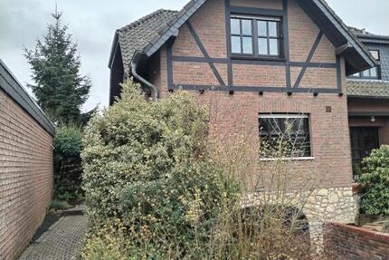 Haus Gangelt - 4 Zimmer, 135 m&sup2;, 1.050&euro; | Angebot:26391187