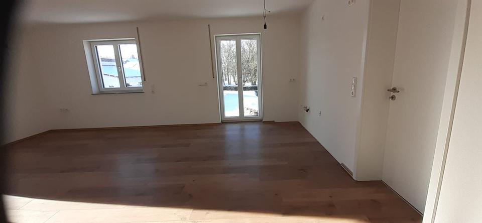 Etagenwohnung Mengkofen - 3 Zimmer, 64 m&sup2;, 575&euro; | Angebot:26418912