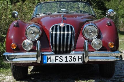 Jaguar XK 15.500 km 94.900 € München 81827
