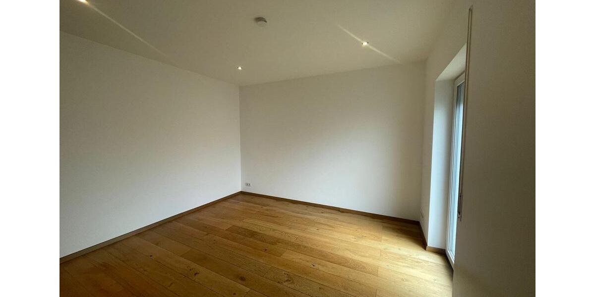 Bungalow Beratzhausen - 3.5 Zimmer, 96 m&sup2;, 1.400&euro; | Angebot:26312675