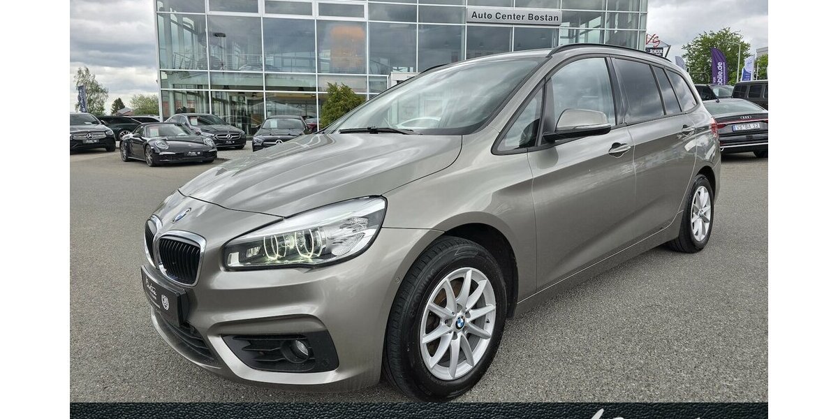 BMW 218 Active Tourer d ADVANTAGE/7-SITZER/AHK/KLIMA 179.900 km 11.900 &euro; Villingen-Schwenningen 78054