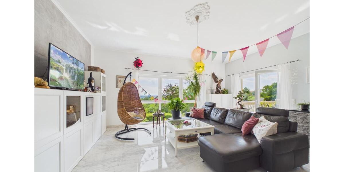 Villa Göppingen Bruckwasen - 7 Zimmer, 206 m&sup2;, 3.500&euro; | Angebot:26566211