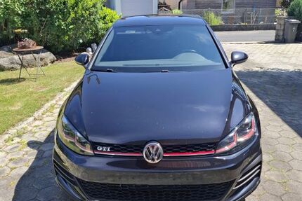 VW Golf 113.000 km 16.500 &euro; Floß 92685