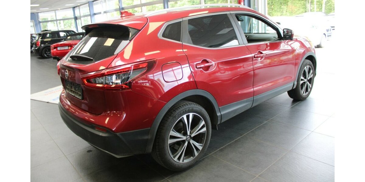 Nissan Qashqai 1.2 DIC-T N-Connecta - Panorama - 99.853 km 11.980 &euro; Euskirchen 53881