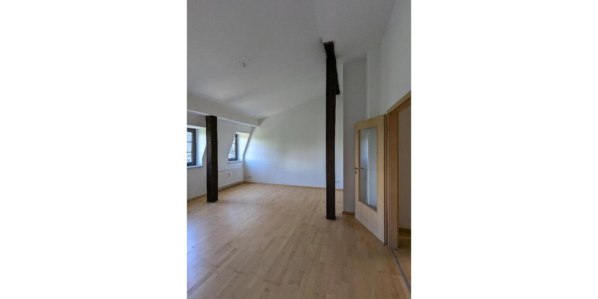 Dachgeschoßwohnung Chemnitz Altendorf - 5 Zimmer, 280 m&sup2;, 1.270&euro; | Angebot:25447488