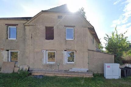 Haus im Dornröschenschlaf. 3 zimmer