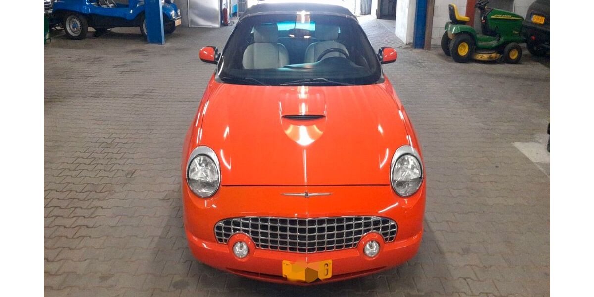 Ford Thunderbird 109.801 km 15.640 &euro; Bergen op Zoom 04622