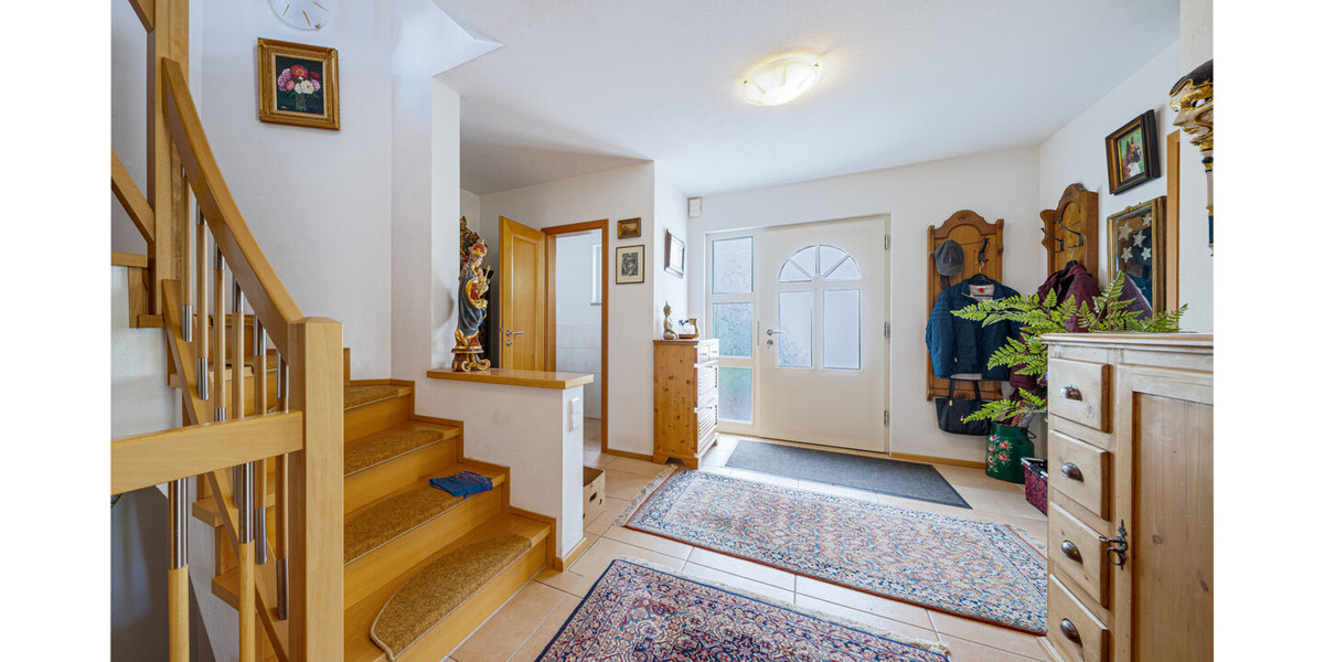 RUHIGES WOHNEN IN BESTER LAGE – MODERNES EINFAMILIENHAUS MIT SONNIGEM GARTEN - Einfamilienhaus Gräfelfing | Angebot:26522500