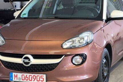 Opel Adam 101.677 km 7.990 &euro; Traunwalchen 83374
