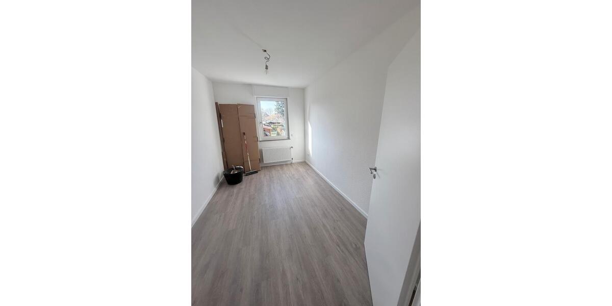 Erdgeschoßwohnung Köln Porz - 4 Zimmer, 74 m&sup2;, 1.300&euro; | Angebot:25407437