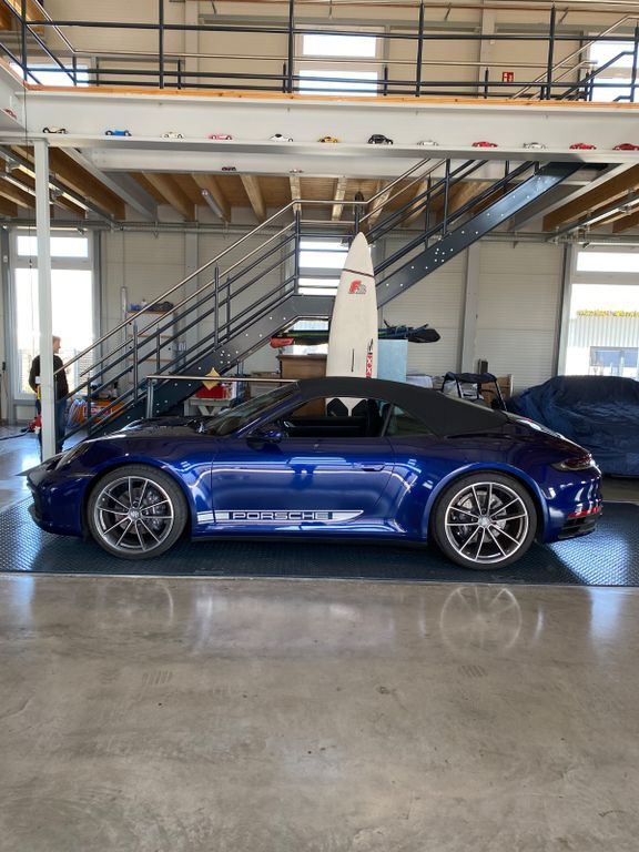 992