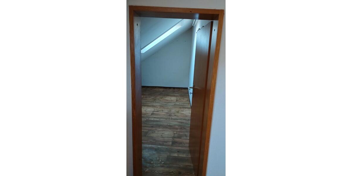 Dachgeschoßwohnung Tirschenreuth - 3 Zimmer, 63 m&sup2;, 125.000&euro; | Angebot:26225111