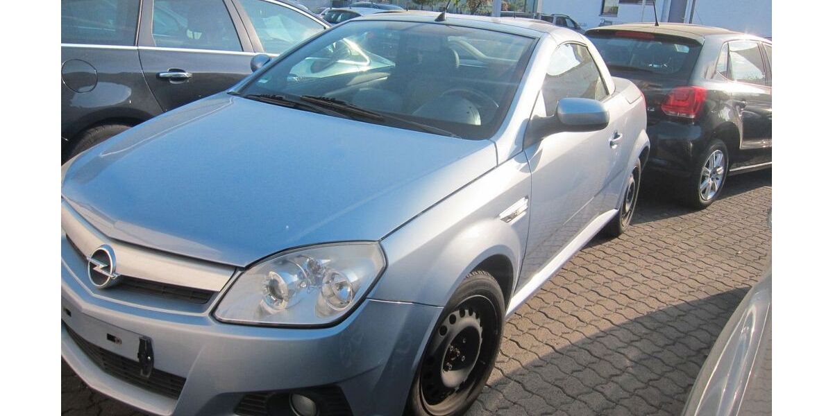 Opel Tigra 135.853 km 1.999 &euro; Aschaffenburg 63741