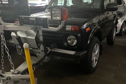 Lada Niva 10 km 34.900 &euro; Vlotho 32602