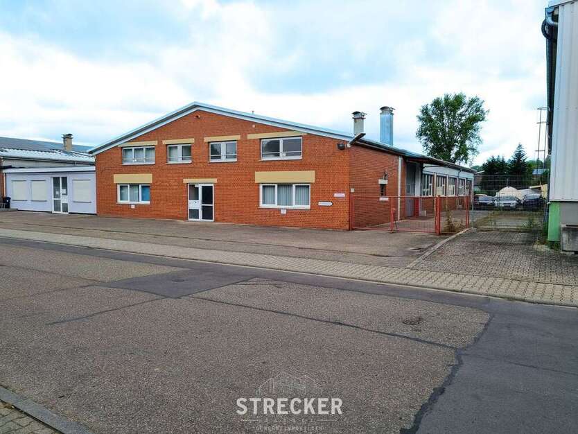 Halle in Eppingen 2.995 € 555 m²