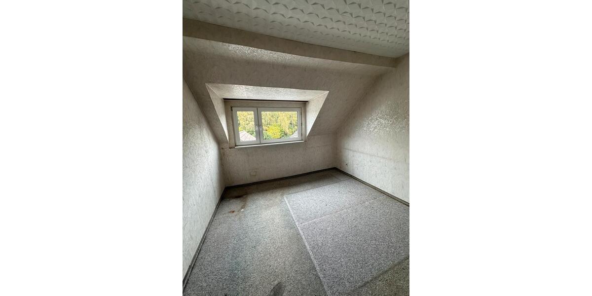 Dachgeschoßwohnung Essen Stadtbezirk VI - 3 Zimmer, 74 m&sup2;, 760&euro; | Angebot:26665409