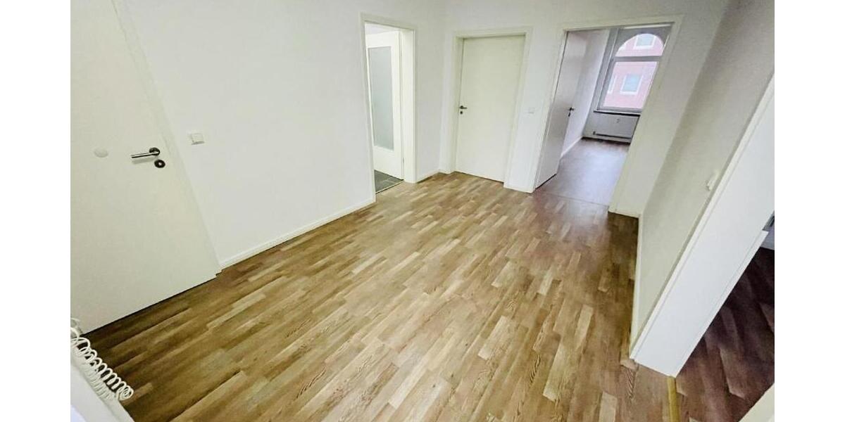Modern sanierte 4 Raum-Wohnung mit Balkon und schickem Bad! - Etagenwohnung Gera Ostviertel | Angebot:26843943