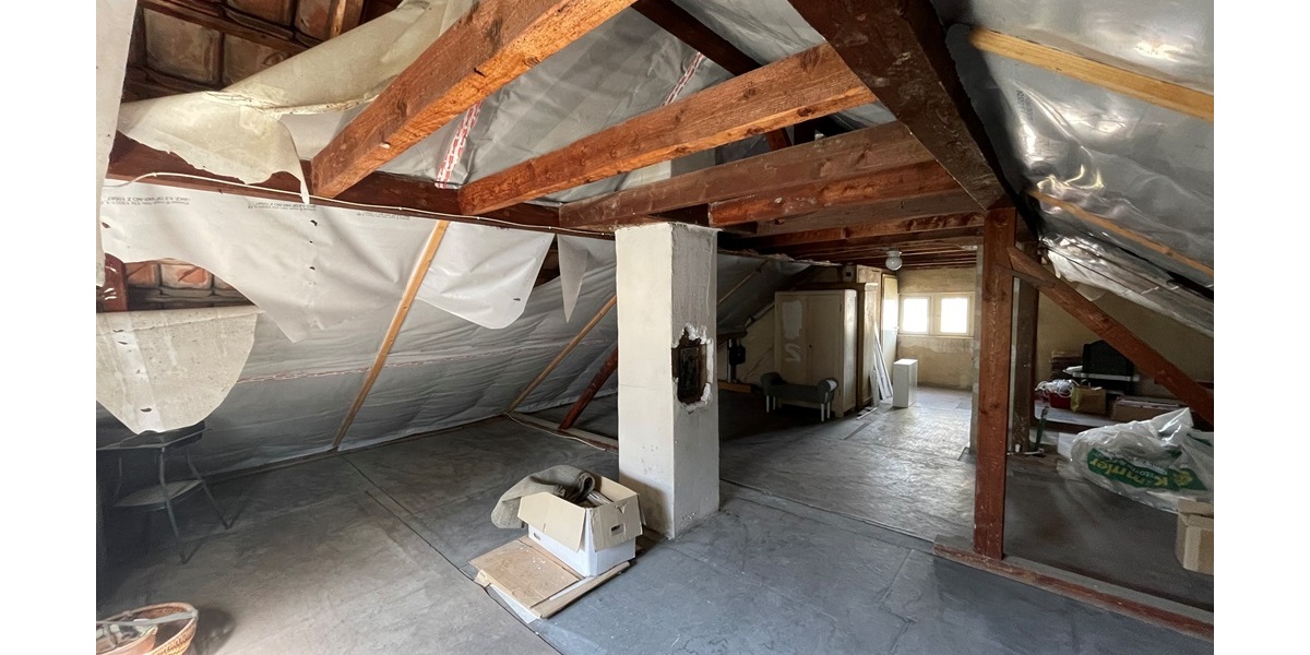 Freistehendes 2-Familienhaus - ideal für Familien oder Handwerker in Remseck-Hochberg 6 zimmer