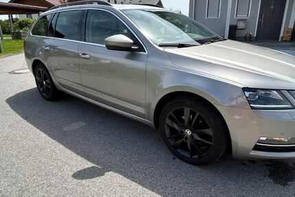 Skoda Octavia 84.000 km 16.300 &euro; Petting 83367
