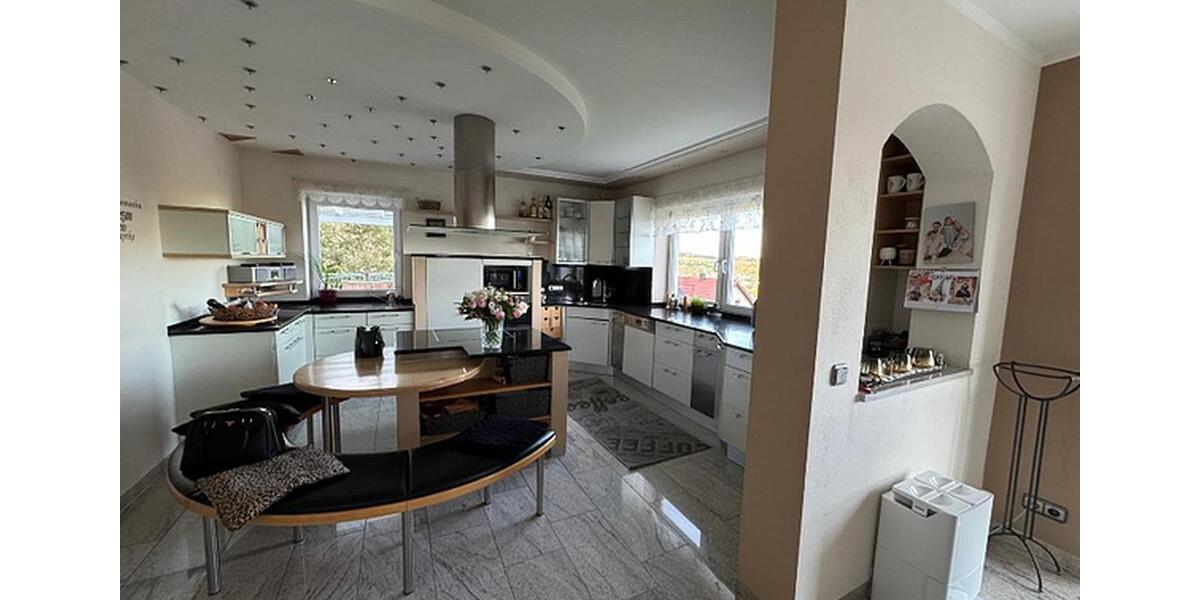 Einfamilienhaus Amberg - 5 Zimmer, 205 m&sup2;, 1.850&euro; | Angebot:26095014