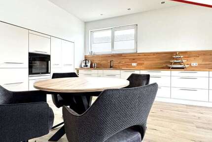 Haus zum Mieten in Magdeburg 2.300 € 160 m² 4 zimmer