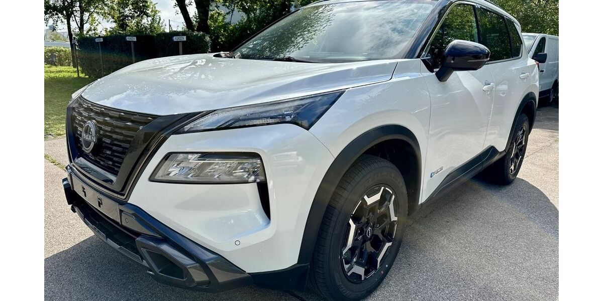 Nissan X-Trail 9.000 km 42.900 &euro; München 81549