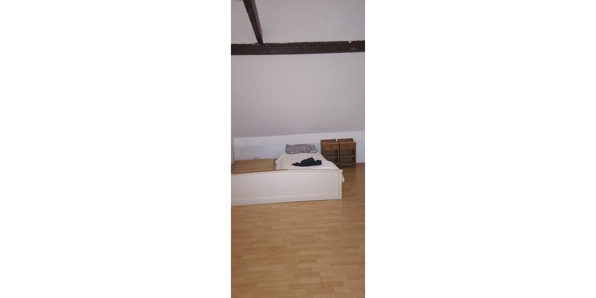 Dachgeschoßwohnung Ratingen Tiefenbroich - 1 Zimmer, 25 m&sup2;, 460&euro; | Angebot:25047327