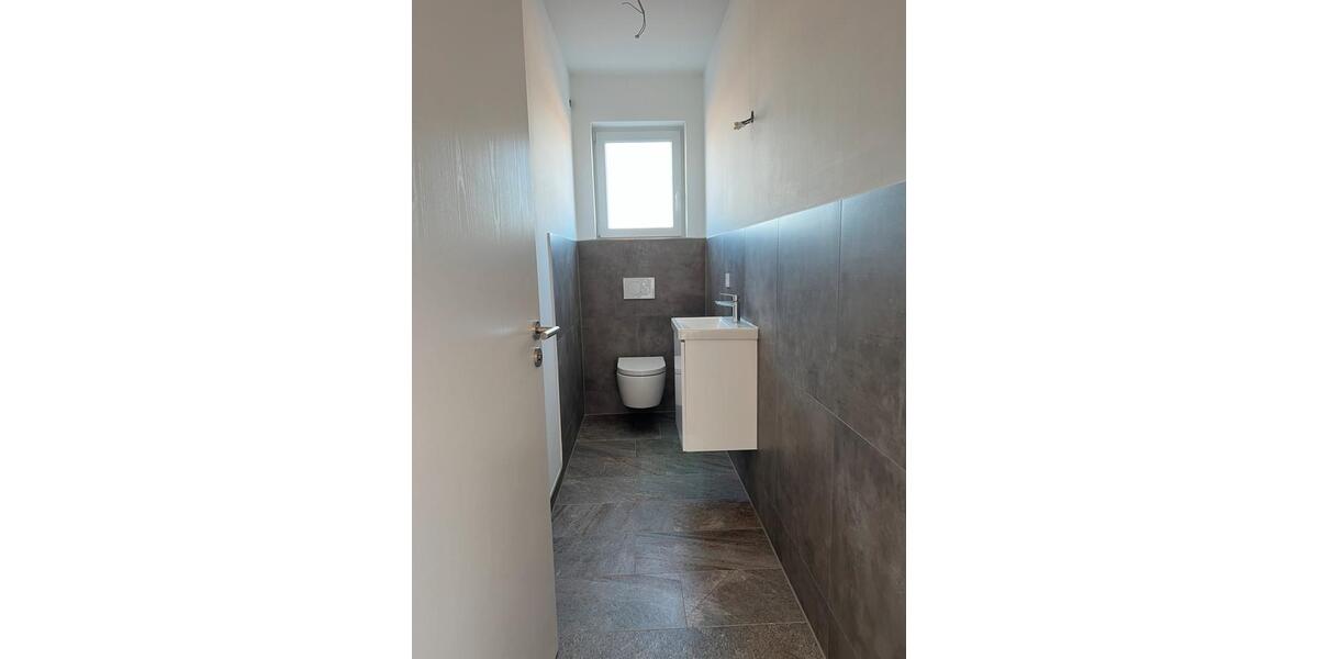 Doppelhaushälfte Windsbach - 5.5 Zimmer, 155 m&sup2;, 1.950&euro; | Angebot:26131452