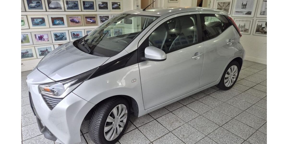 Toyota Aygo (X) 110.000 km 6.500 &euro; Bienenbüttel 29553