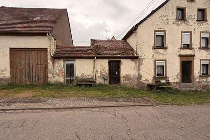 Verwertungsobjekt! Wohnhaus mit Scheune und Nebengebäude 5 zimmer