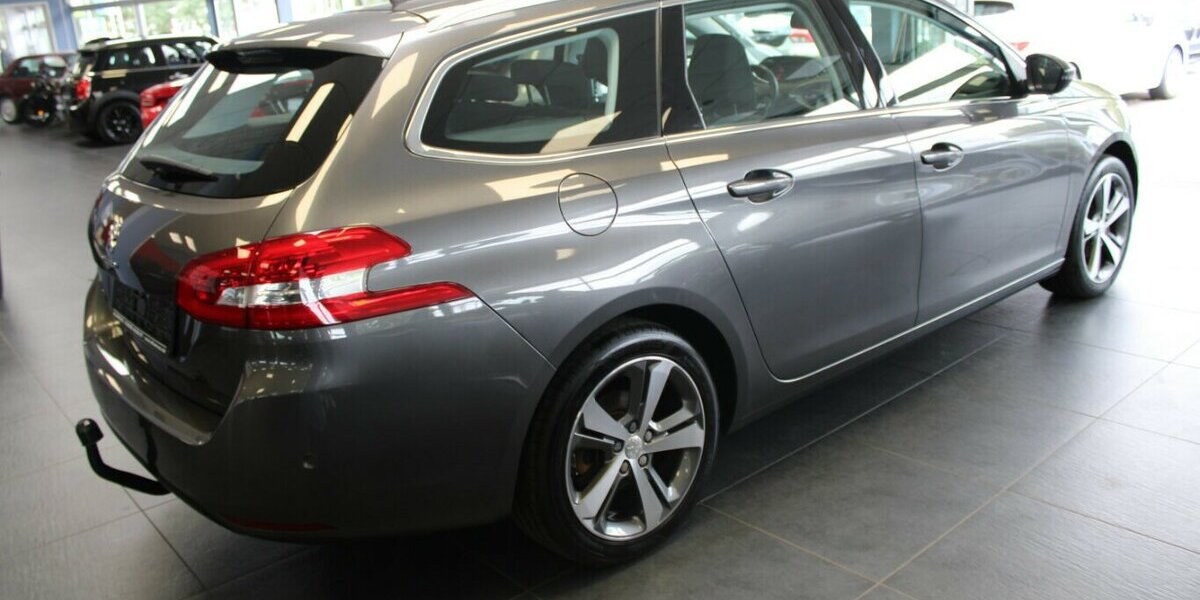 Peugeot 308 SW BlueHDi 120 Allure - AHK - 70.644 km 9.980 &euro; Euskirchen 53881