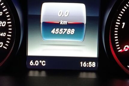 Mercedes-Benz V 250 455.788 km 23.490 &euro; Bubsheim 78585