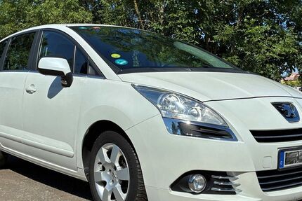 Peugeot 5008 227.000 km 2.900 &euro; Münchingen 70825