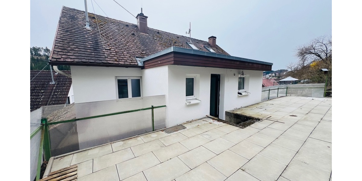 Teilsaniertes Einfamilien-Mehrgenerationenhaus mit Terrasse, Garage und opt. Grundstückserweiterung - Einfamilienhaus Horb am Neckar | Angebot:26083100