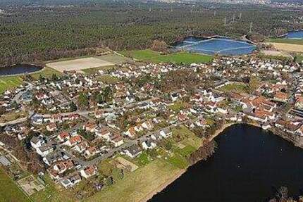 Erlangen-Kosbach, grün und stadtnah. Großzügige 2-Zimmer-Gartenwohnung. Besichtigung Samstag, 15.November 2025, von 10:00 bis 15:00 Uhr. 2 zimmer