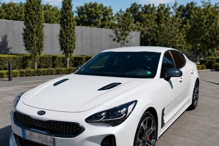 Kia Stinger 74.000 km 26.400 &euro; Kornwestheim 70806